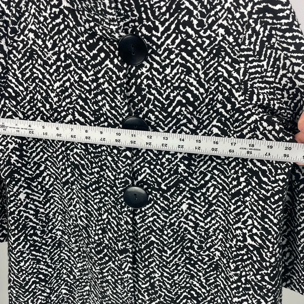 JM‎ Collection Med Black and White Swing Jacket